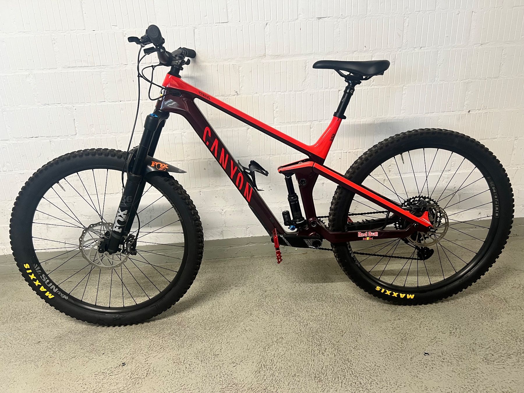 Canyon Biciclette: Mountainbike Canyon Strive CF 5.0 – Usato da Bern venduto da No1e 3