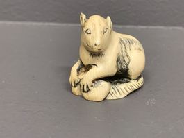 Netsuke einer Katze 1. Hälfte 20.