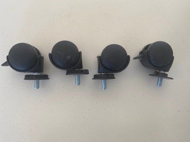 Sonstiges zum Lager & Transport: 4 Stk. Bürostuhl Rollen,  5cm, Gewinde 10mm – Gebraucht aus Wängi von Bmo
