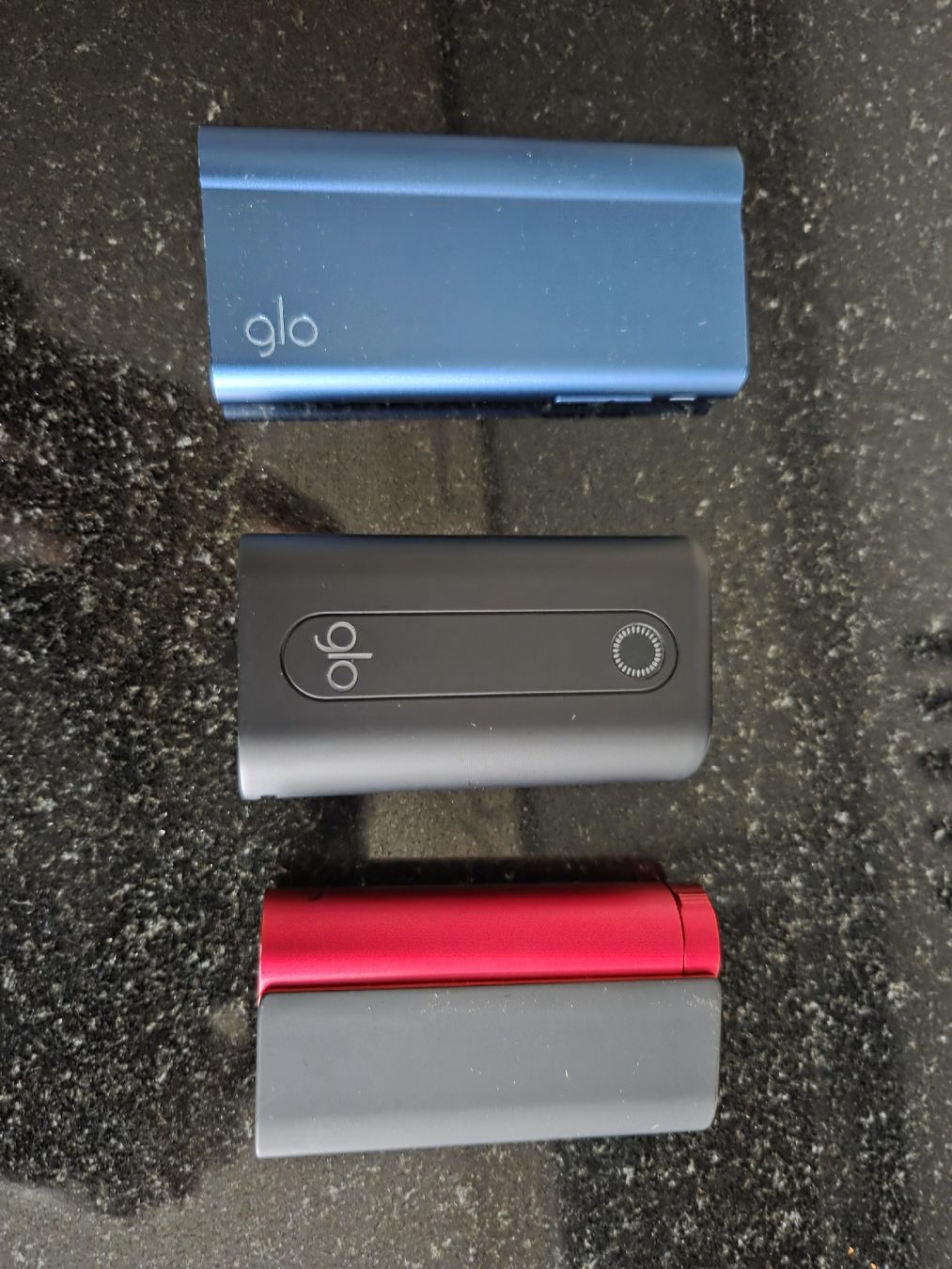 Glo Altri Prodotti per fumatori: 3 Glo Geräte – Usato da Uhwiesen venduto da Szummer