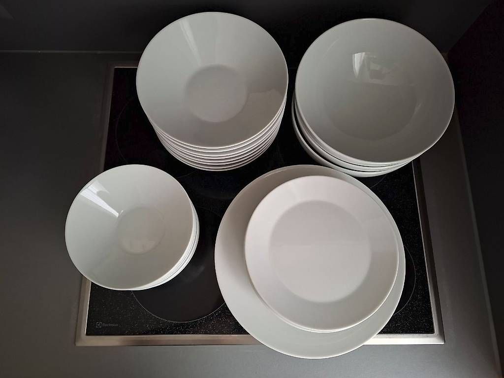 Set di piatti: Geschirr 35 Teile IKEA 365 – Usato da Winterthur venduto da erl_6kk7 1