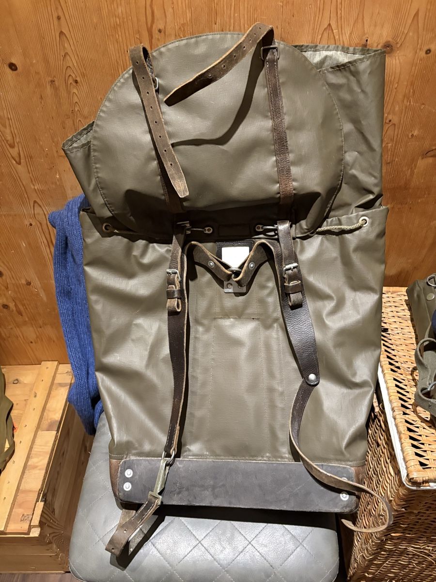 Sacs à dos: Alter Armeerucksack – D'occasion à Lauterbrunnen par Johnny_LBR