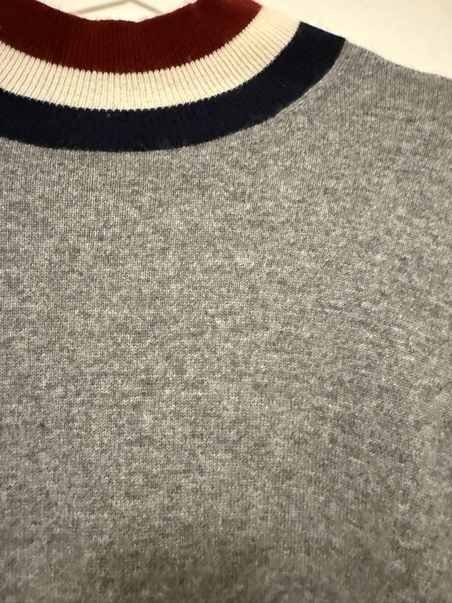 Tommy Hilfiger Maglioni & Felpe: Grauer Tommy Hilfiger Strickpullover mit Streifen, Grösse S – Nuovo (secondo la descrizione) da Perlen venduto da b.b10 1