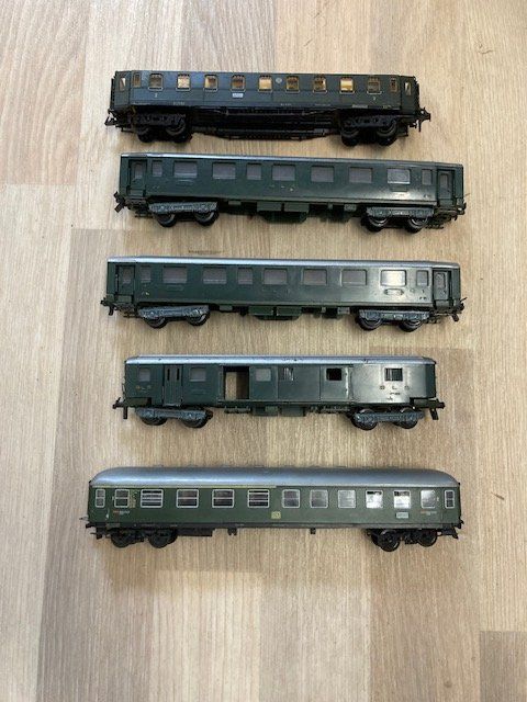 Modellini di ferrovie: Minitrix Lokomotiven und Eisenbahnwagen – Usato da bubikon venduto da Blattspinat 4