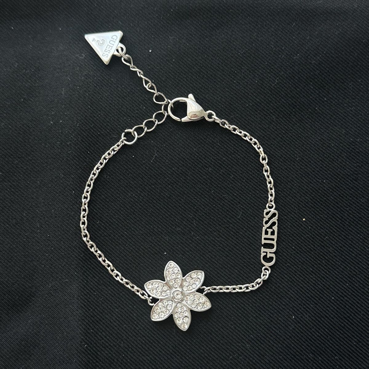 Guess Bracciali & Braccialetti: GUESS Lotus Blume Silbernes Armband  – Nuovo (secondo la descrizione) da Givisiez venduto da dor_xb9k 3