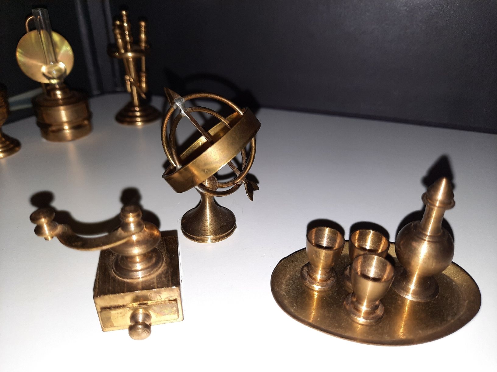 Case e mobili per bambole: oggetti arredo casa bambole in ottone – Usato da Biasca venduto da Old_6blh 5