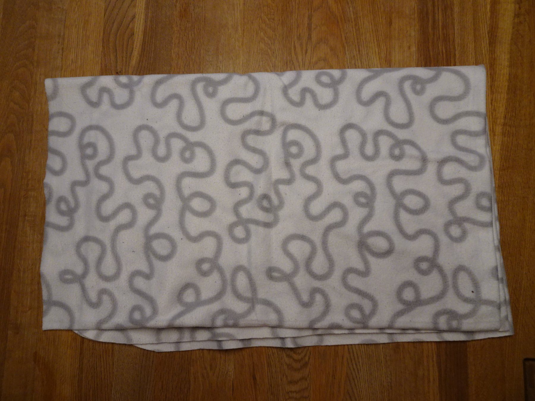 Ikea Coperte: Weiss-graue Fleecedecke von IKEA - 240776 – Usato da Küssnacht am Rigi venduto da Good4Deckeli