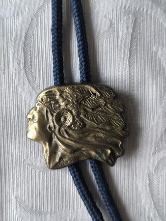 Ältere nativ Indianer Bolo tie
