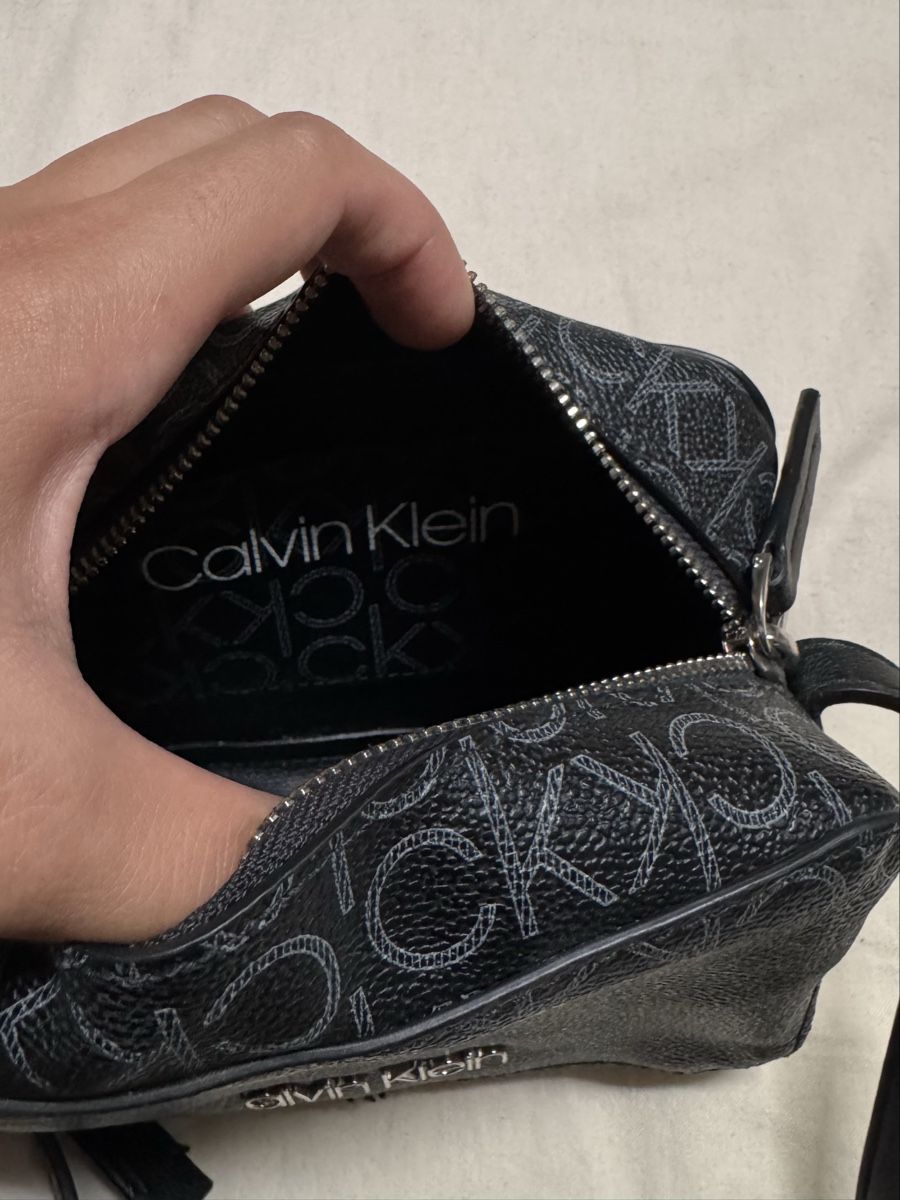 Calvin Klein Sacs femmes: Calvin Klein Monogram Tasche – D'occasion à Sissach par jameliagr 2