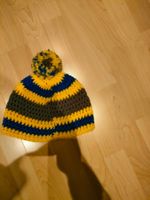 Warme Wintermütze gestreift