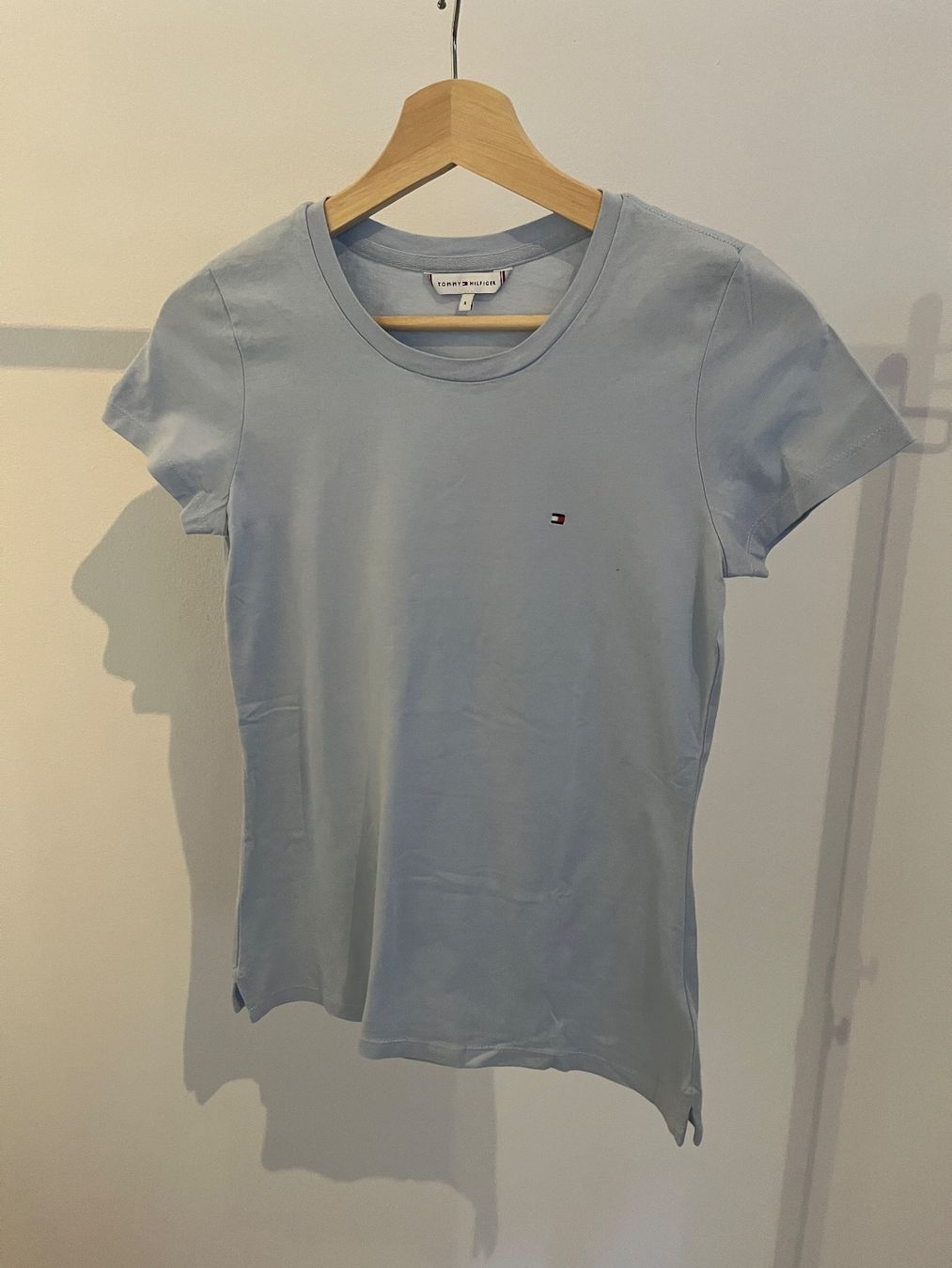 Tommy Hilfiger T-shirt: T-Shirt bleu, Tommy Hilfiger – Usato da Savagnier venduto da taianab