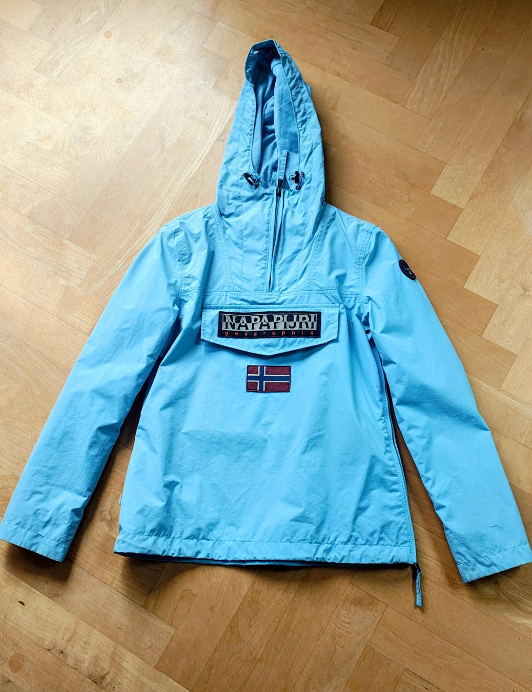 Napapijri Giacche & Cappotti: Napapijri Jacke – Usato da Ennetbaden venduto da queenlisa78