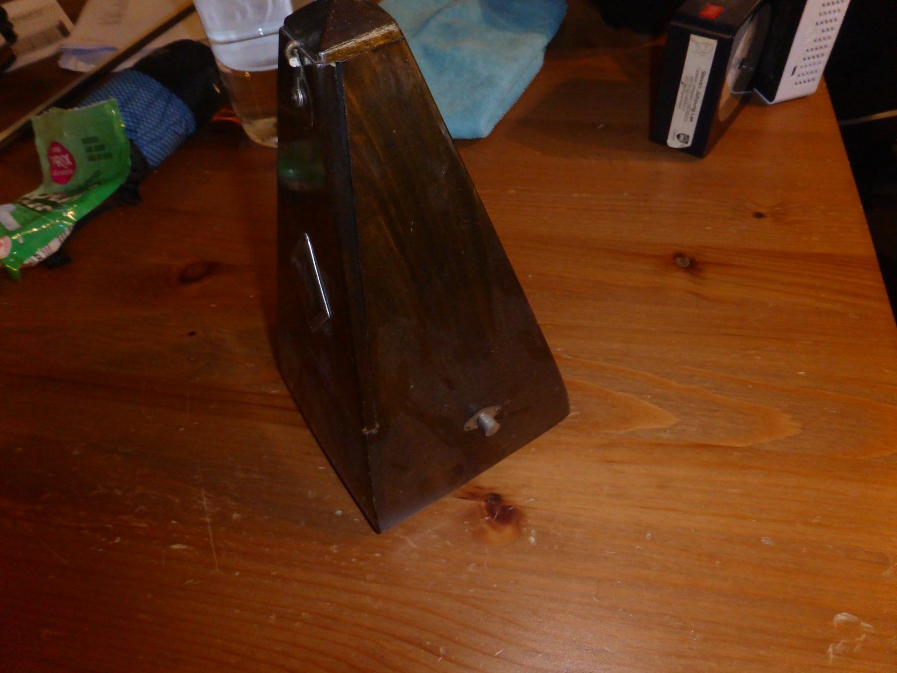 Strumenti musicali: Antique Metronome – Usato da Bertschikon (Gossau, ZH) venduto da SJLPHI 2