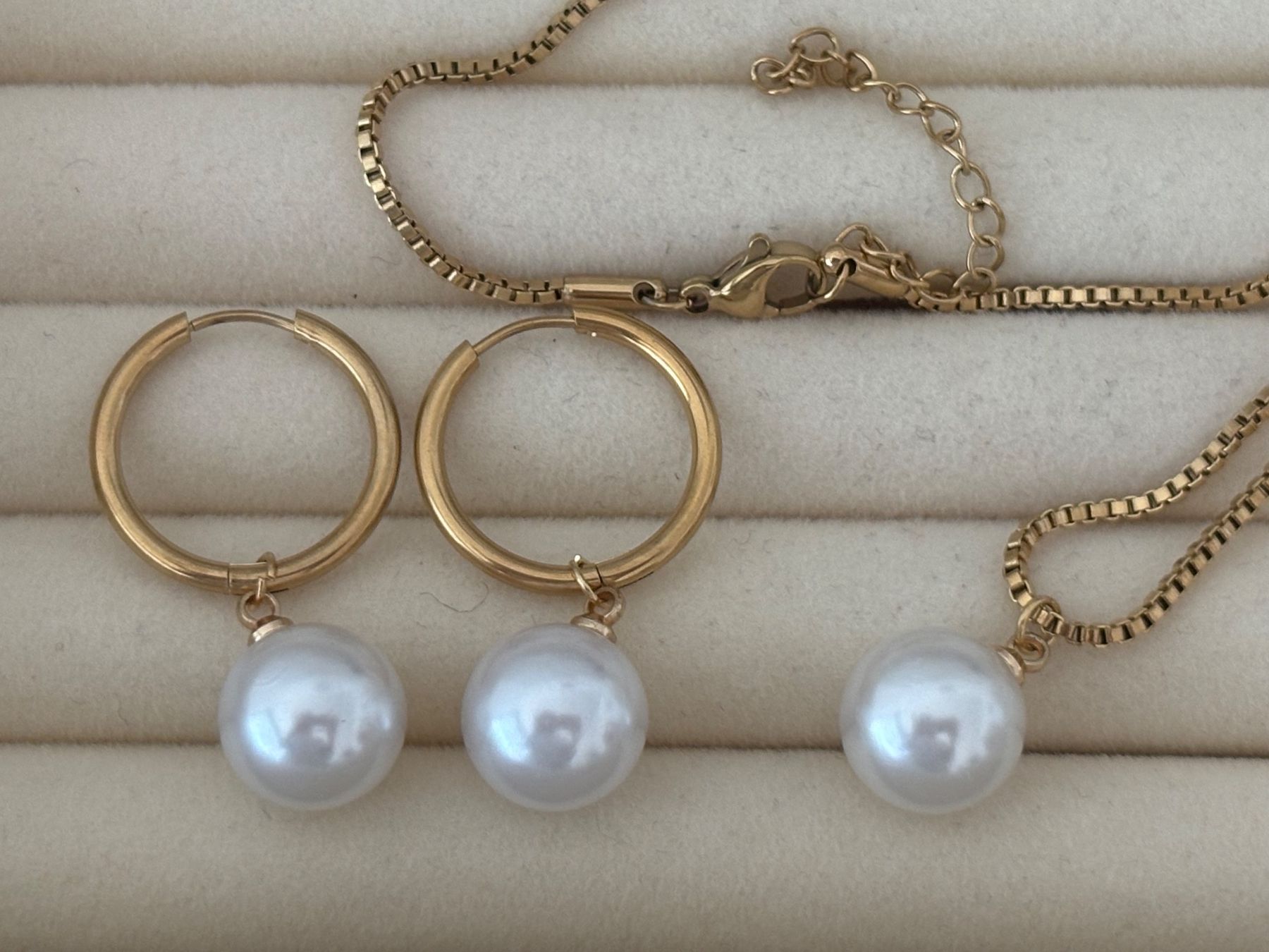 Ketten: Luxus Edelsthal Kette/Orstecker Farbe :Gold Kunstperlen – Neu (gemäss Beschreibung) aus Biel-Bienne von Roserosse13 1