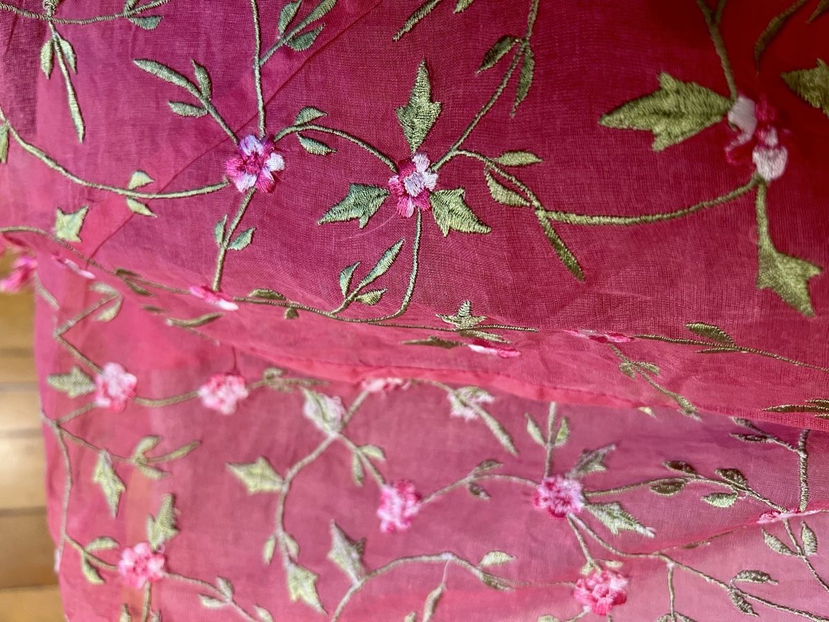 Altra biancheria da tavola: Belle nappe carrée organdi coton brodé fleurs 5 sets de tabl – Nuovo (secondo la descrizione) da Genève venduto da DELIRBEADS 9