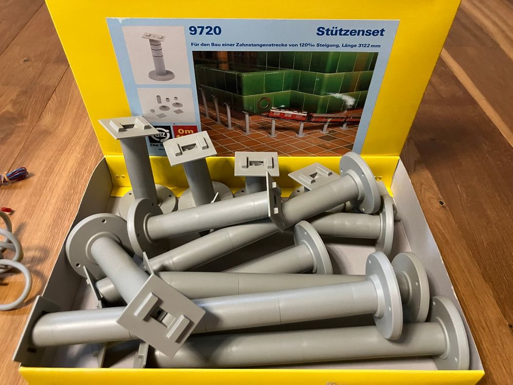 Utz Modelleisenbahnen: UTZ/Fama-Set mit Lok, Wagen, Schienen, Trafo und Stützen – Gebraucht aus Affoltern am Albis von Stesch79 1