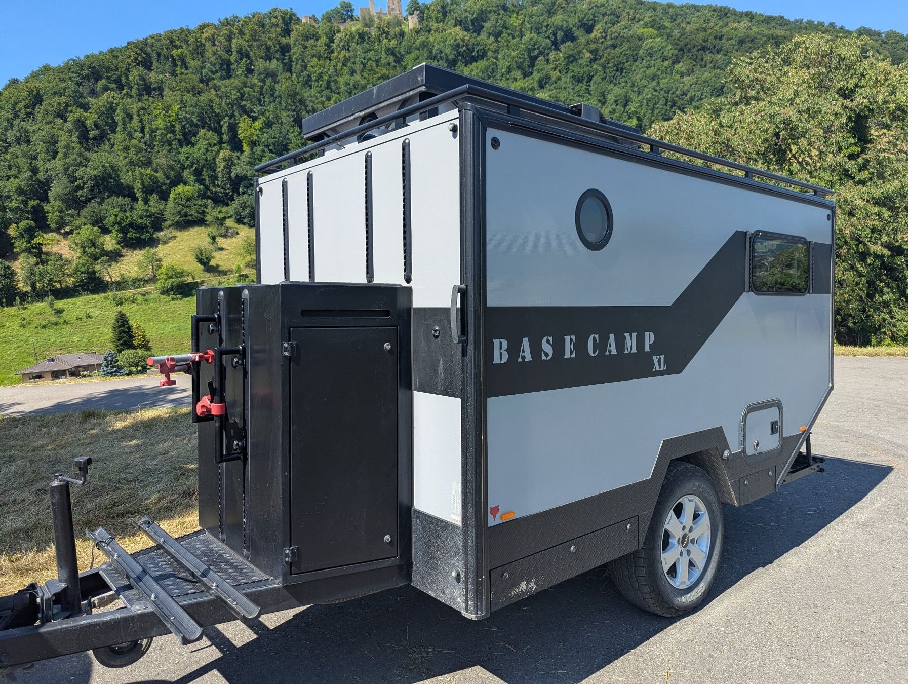 Rimorchi: Offroad-Expeditionstrailer / Wohnwagen – Usato da Thalheim AG venduto da epservices