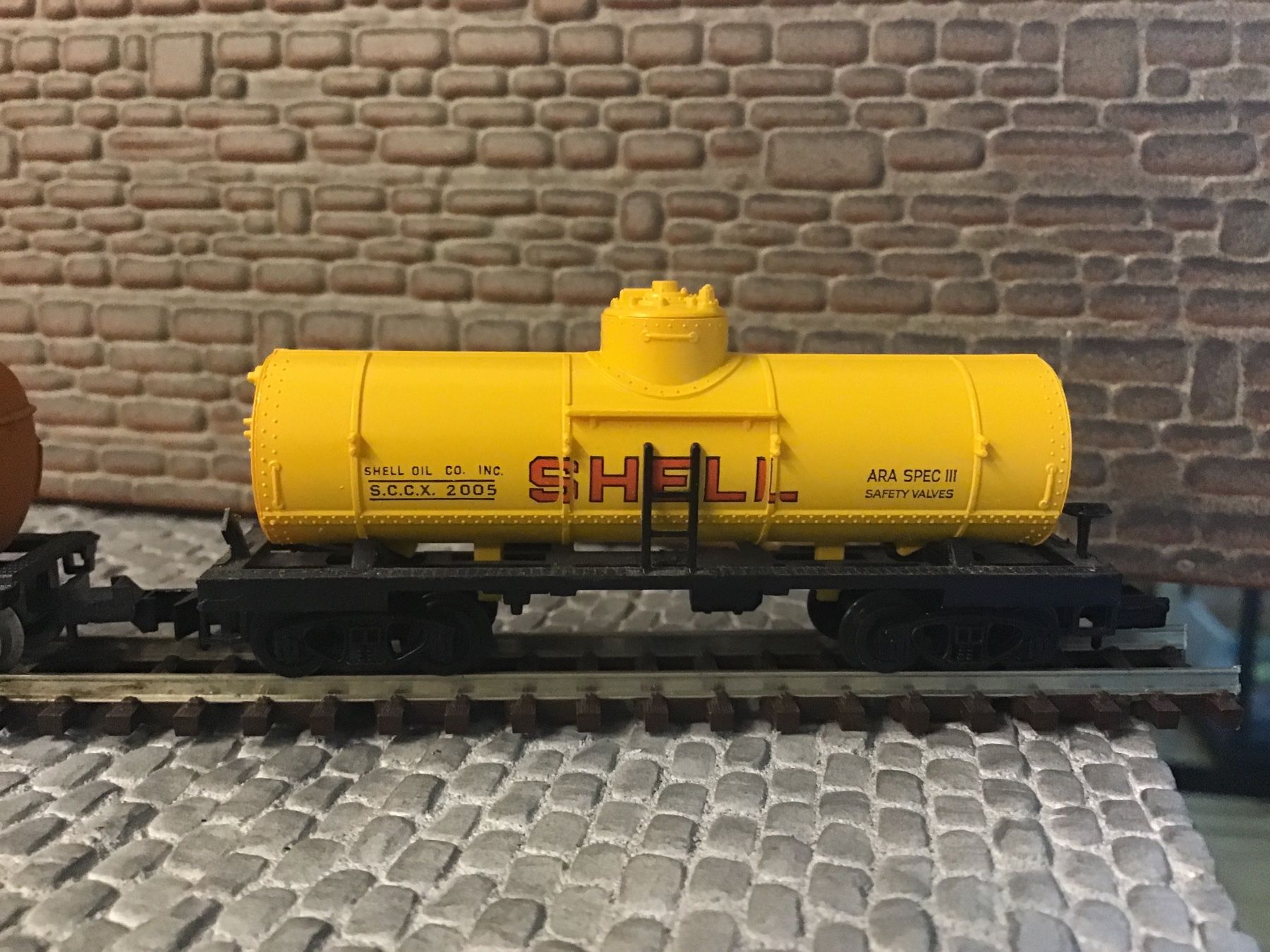 Modellini di ferrovie: Shell Tankwagen N USA 3-teiliges Set, – Usato da Männedorf venduto da Modell-Spezialisten 3