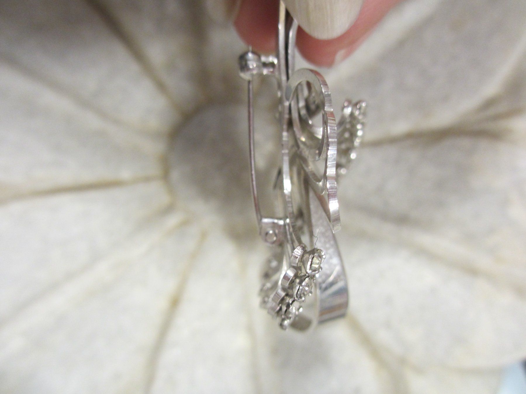 Spille & Fermagli: hübsche Vintage Brosche mit Strass-Steinen. – Usato da Herisau venduto da fan_h9qj 3