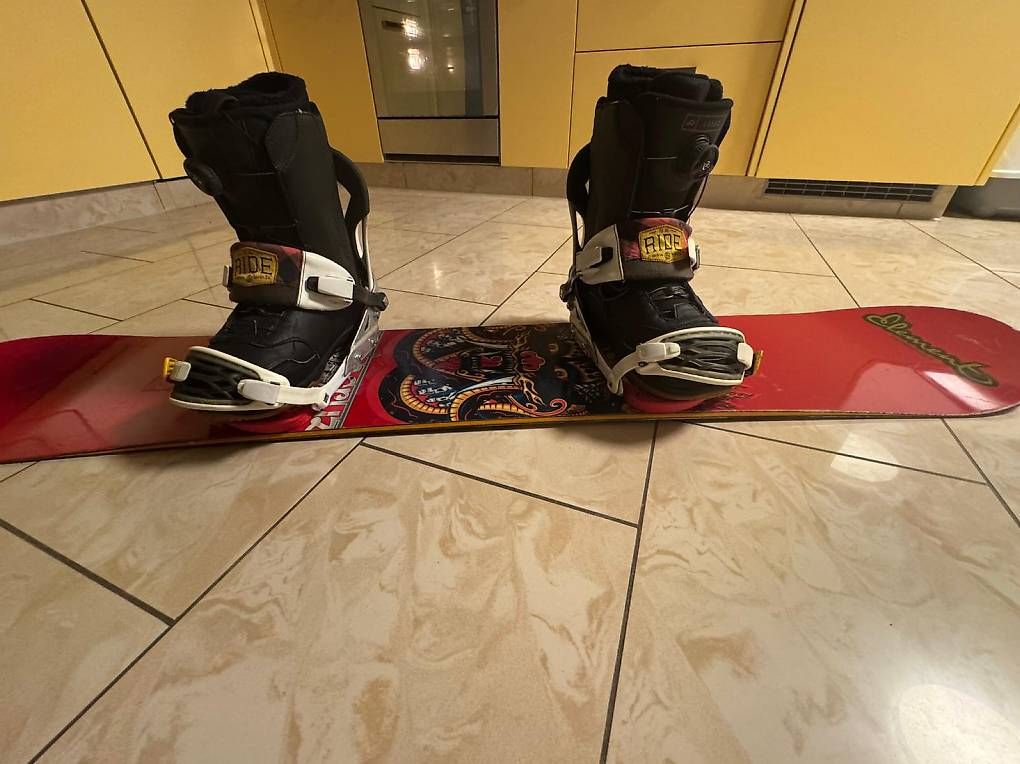 Board: Snowboard 137 mit Bindung und Schuhen Gr.42 – Usato da Fischbach-göslikon venduto da Trinity16