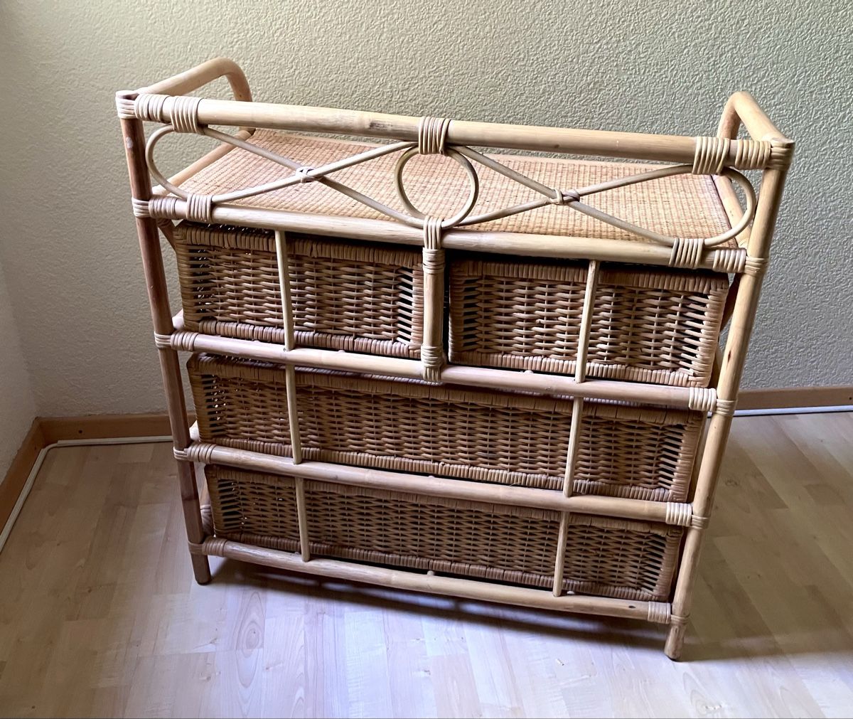 Cassettiere: Rattan Kommode mit Schubladen – Usato da Bremgarten AG venduto da merlindimi 3