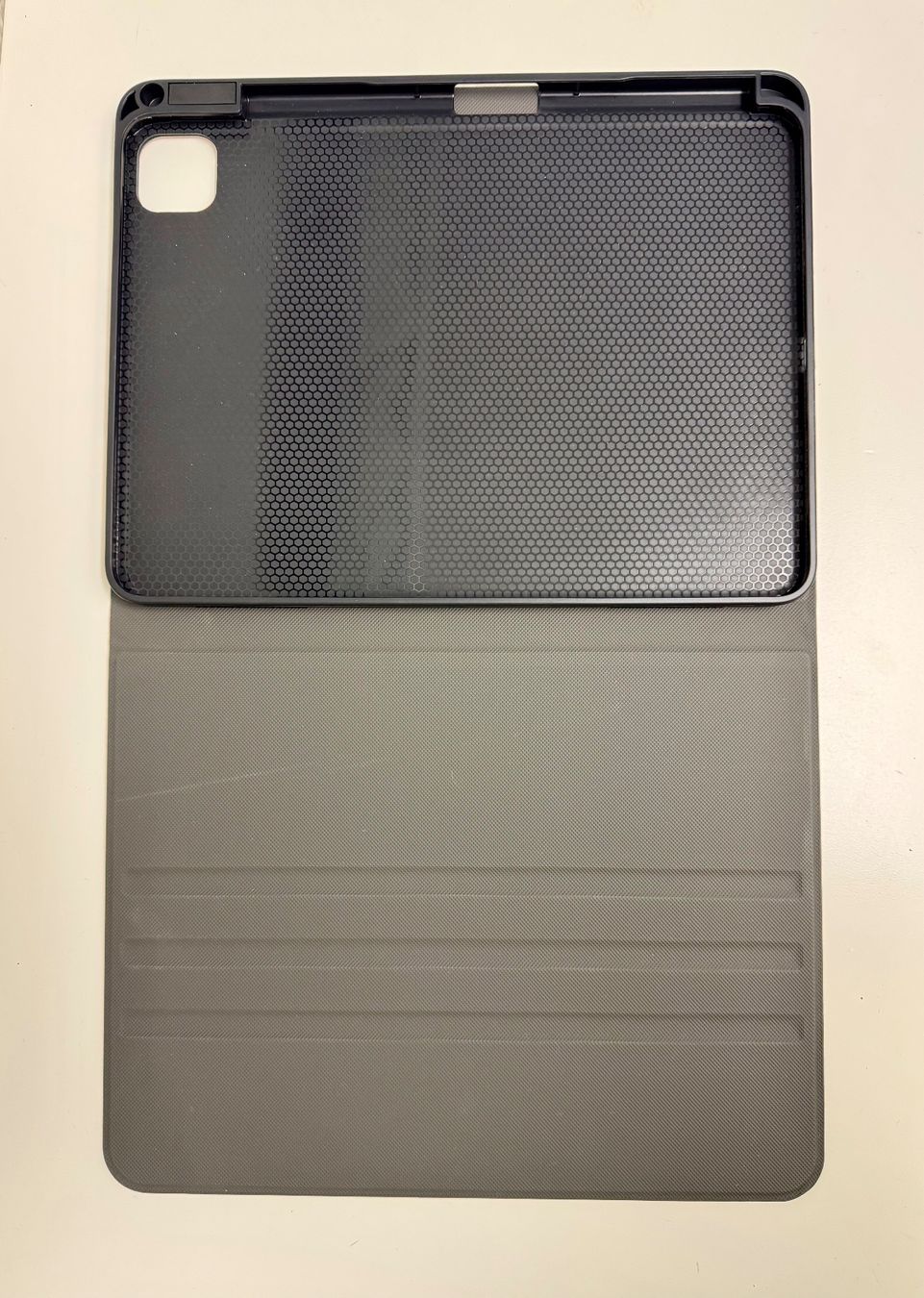 Apple Covers & Borse: iPad Pro 27,94 Hülle mit Rost Design – Nuovo (secondo la descrizione) da Basel venduto da Bwolfels 2