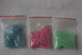 Pastell-Rocailles-Set, 3 Beutel Glasperlen Blau, Rosa, Grün