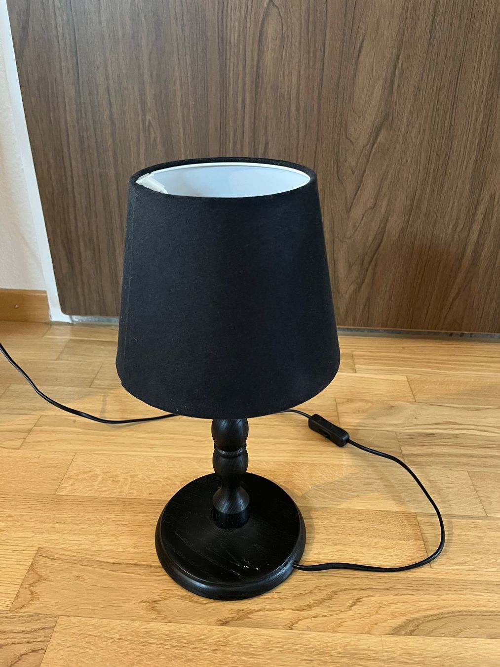 Ikea Lampade: Nachttischlampe, Ikea, schwarz, Holz – Usato da Zürich venduto da ale_6dmr 1