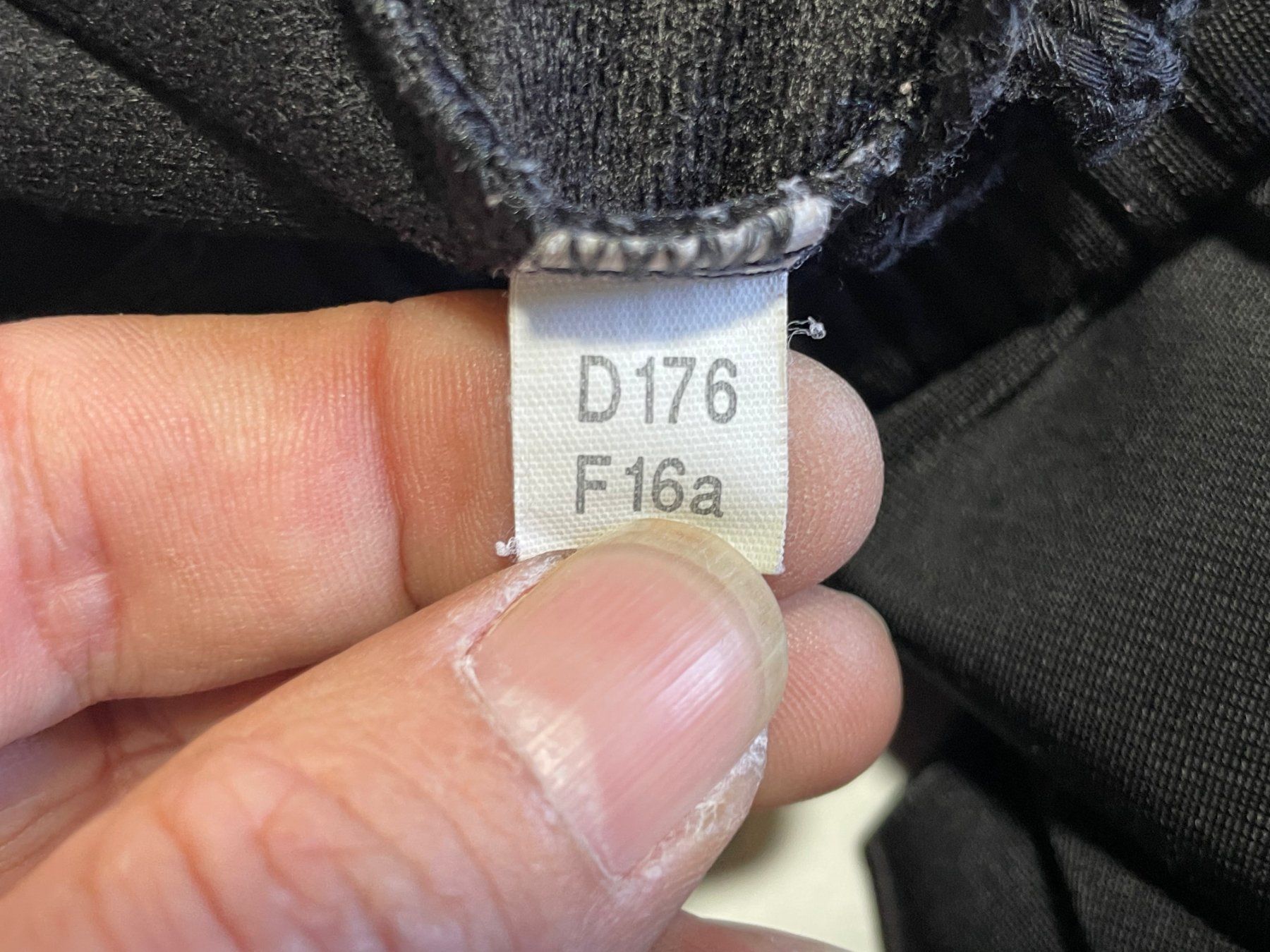 Adidas Hosen: Vintage 90s adidas Hose Gr M – Gebraucht aus Zürich von le_souk 4