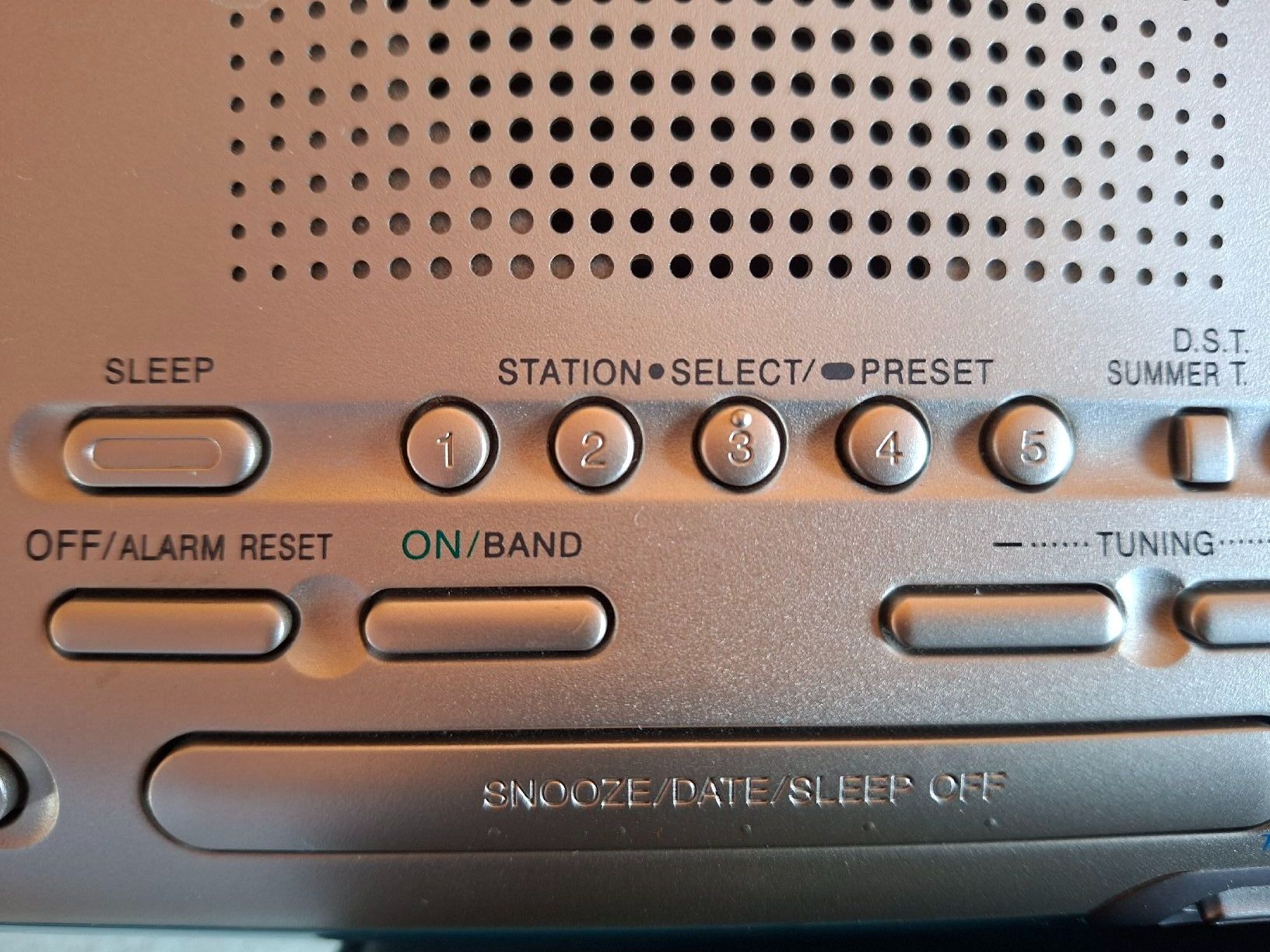 Sony Radio: SONY DREAM MACHINE – Nuovo (secondo la descrizione) da Mühlebach (Goms) venduto da jad_bg6z 2