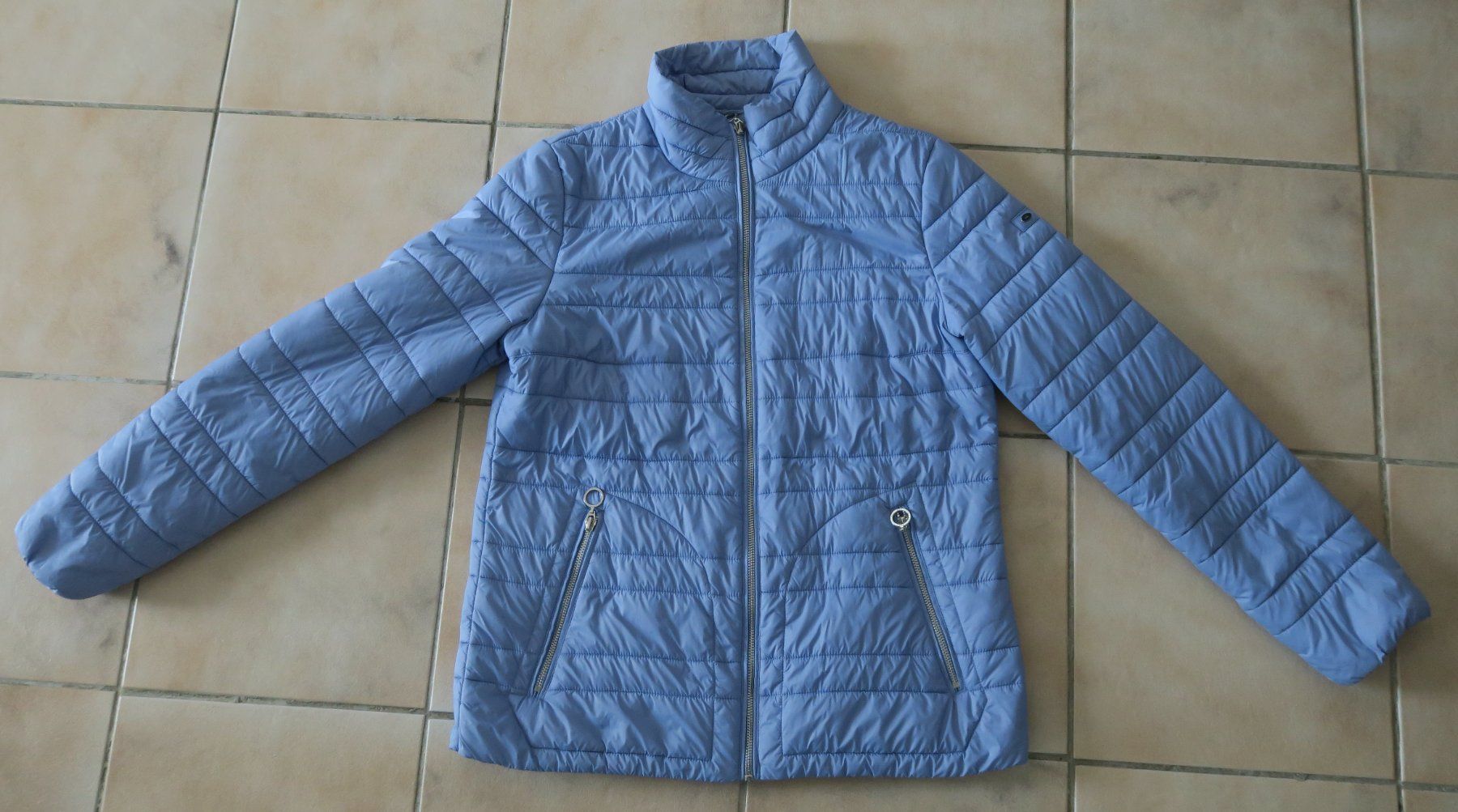 Esprit Vestes: Daunenjacke – D'occasion à Rupperswil par Kbit123