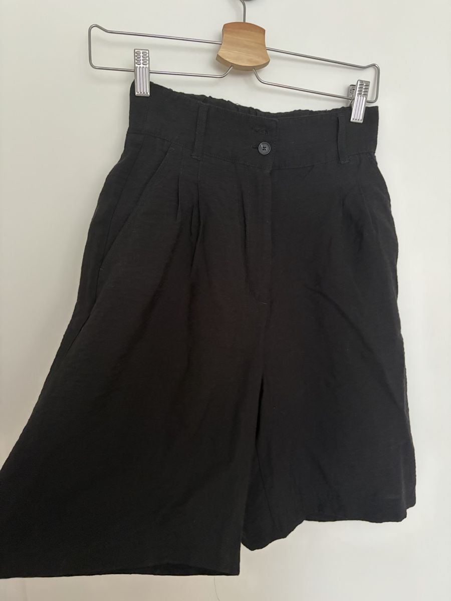 H&M Hosen: Black Bermuda short  – Gebraucht aus Zürich von cha_l8t5 1