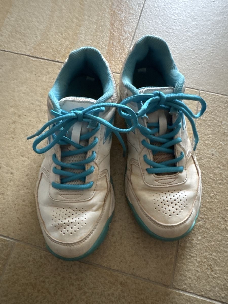 Scarpe da donna: Lotto Tennisschuhe Gr. 38 – Usato da Zumikon venduto da 19monica75