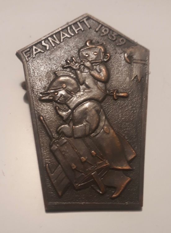 Broche Vintage Fasnacht Felix Müller 1958 - Bijou Fantaisie En Métal Bronze, Occasion