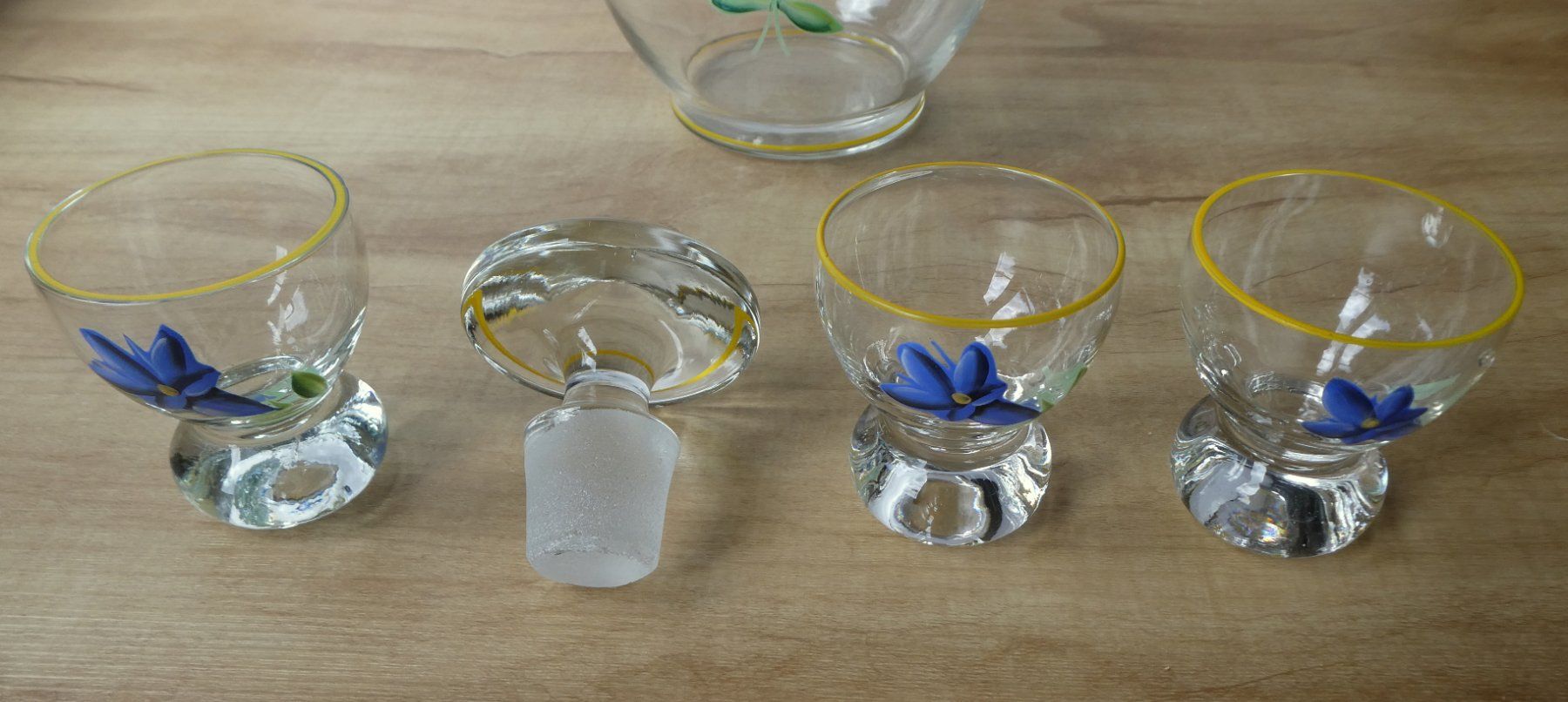 Caraffe: Karaffe mit Glässli Handbemalt mit Enzian – Usato da Frauenfeld venduto da Astra13 3