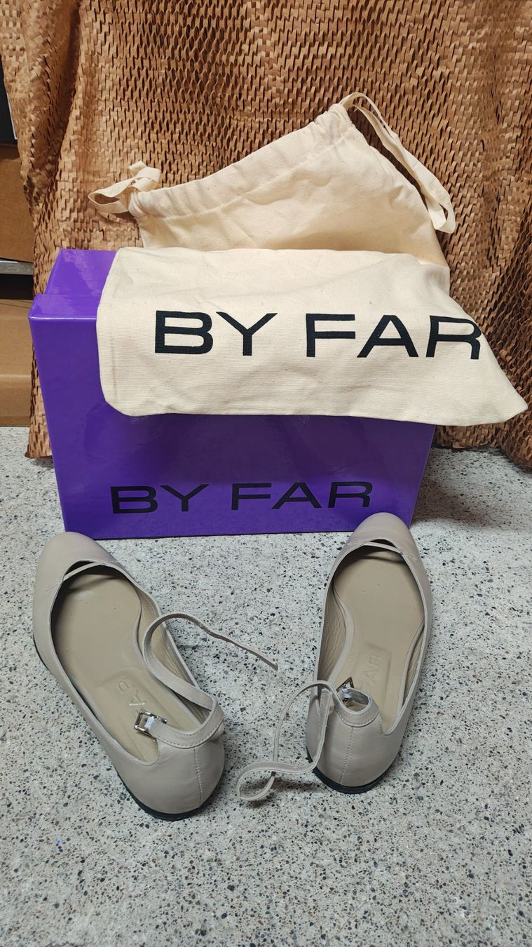 Scarpe da donna: Hochwertige Lederballerinas ByFar – Nuovo (secondo la descrizione) da Thalwil venduto da hri_s2bq 2
