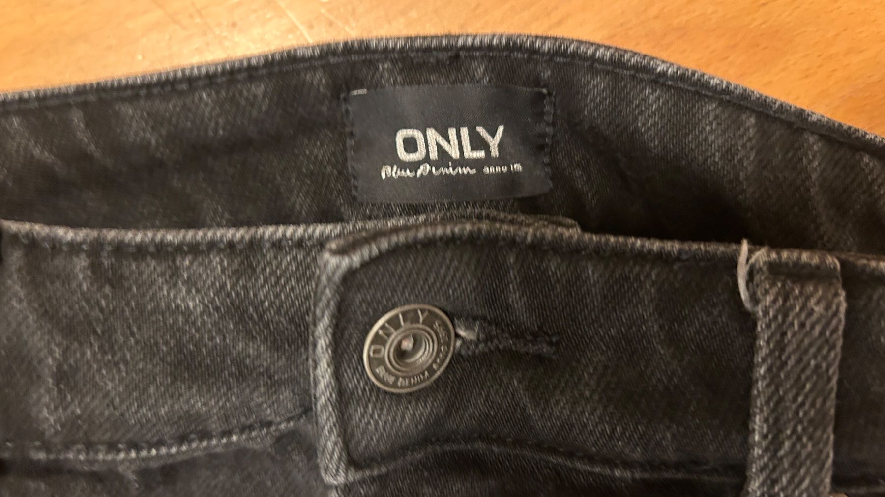 Only Jeans: ONLY Emily Straight Ankle Gr. 31/32 – Nuovo (secondo la descrizione) da Zürich venduto da Rikardas 2