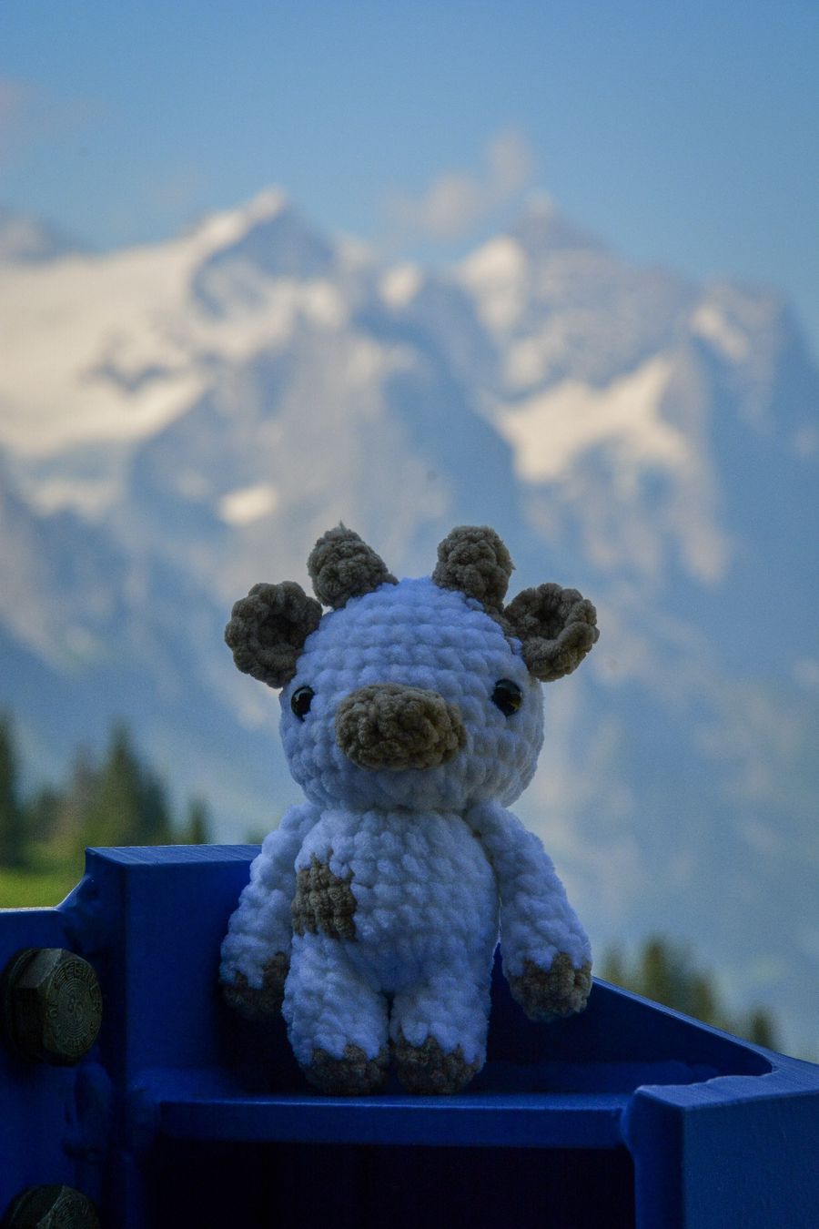 Alle Dekorationen: Gehäkelte Kuh (stehend) – Neu und originalverpackt aus Meiringen von Flauschfarm