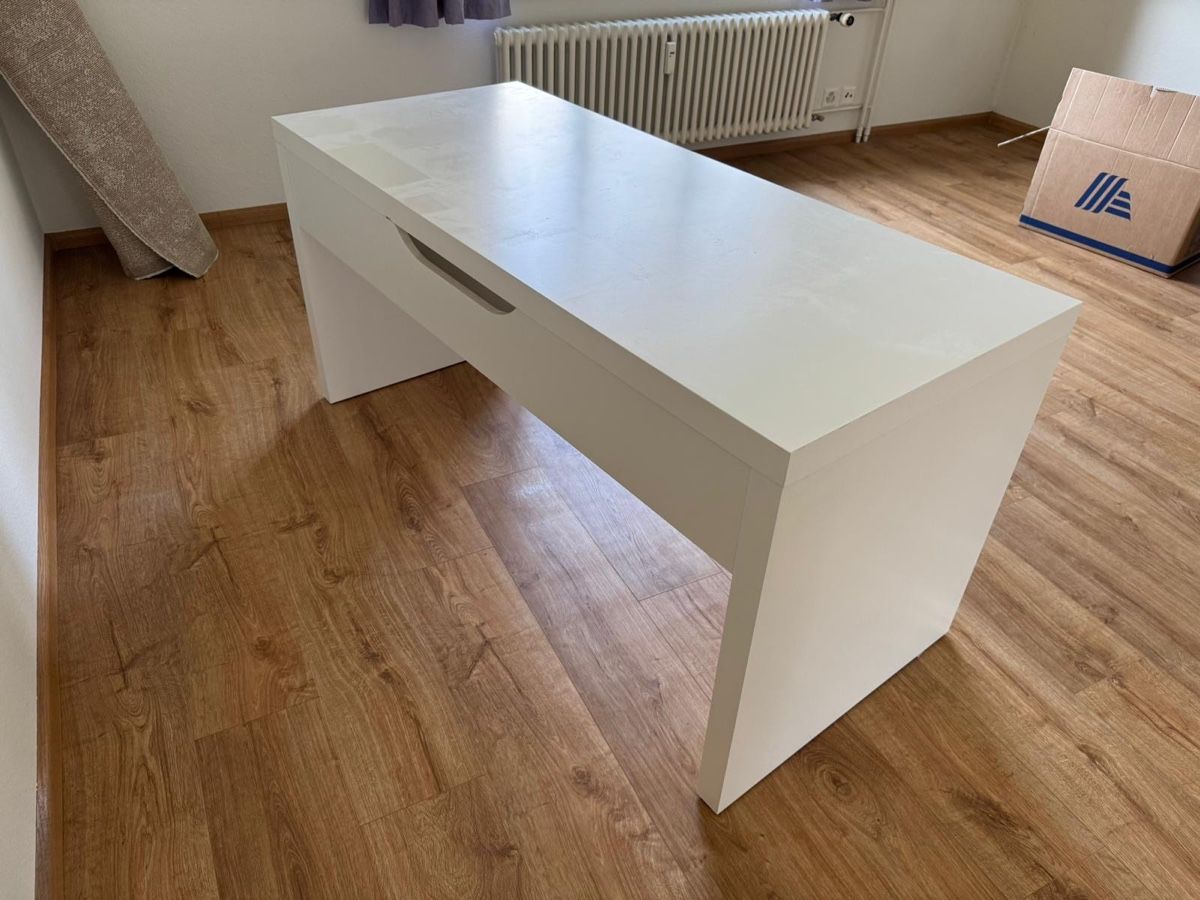 Scrivanie: Ikea Schreibtisch Malm – Usato da Riehen venduto da lau_2dnx
