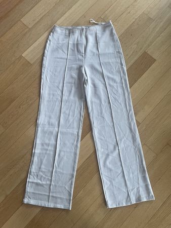 PrettyLittleThing Hose, beige, Grösse 42, sehr guter Zustand