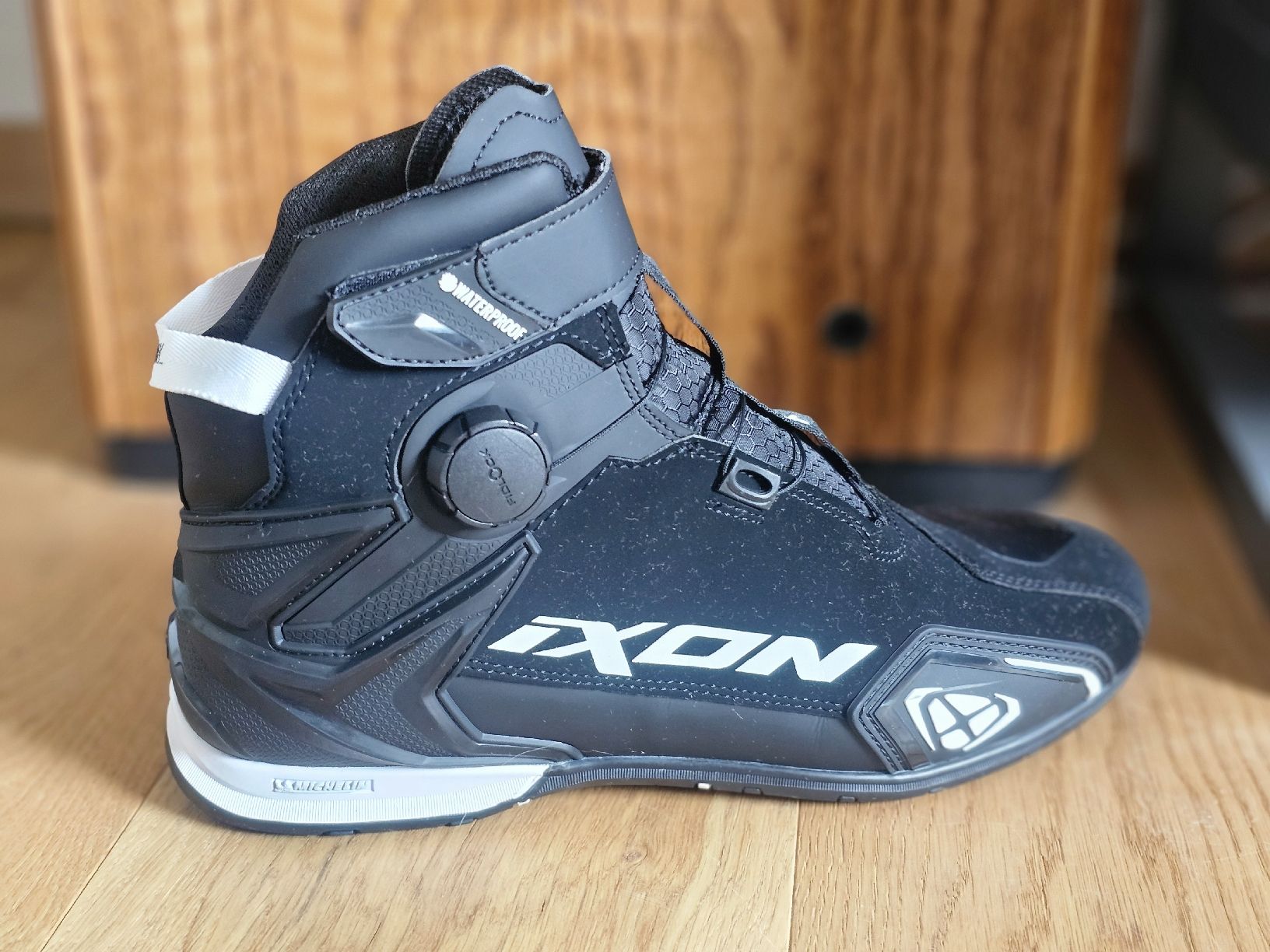 Chaussures hommes: IXON motorcycle boots black size 43 waterproof – D'occasion à Täuffelen par migueldesousa
