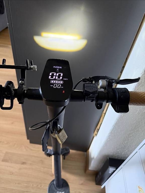 Elektromobile: E- Trotty top Zustand – Gebraucht aus Wangen an der Aare von dus_nnf8 1