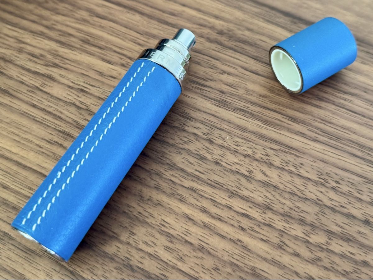 Hermès Profumi & Eau de Toilette: Hermes Perfume Case Parfümzerstäuber Leder – Nuovo (secondo la descrizione) da Zollikon venduto da cielles 1