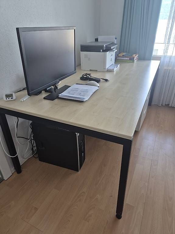 Lista Bureaux: Lista Arbeitstisch – D'occasion à Triesen par zar_6tss
