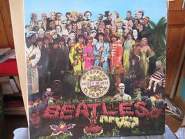 THE BEATLES - Sgt Peppers Lonely Hearts Club Band