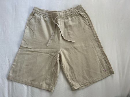 Guess Shorts, beige, Grösse M, ideal für den Sommer!