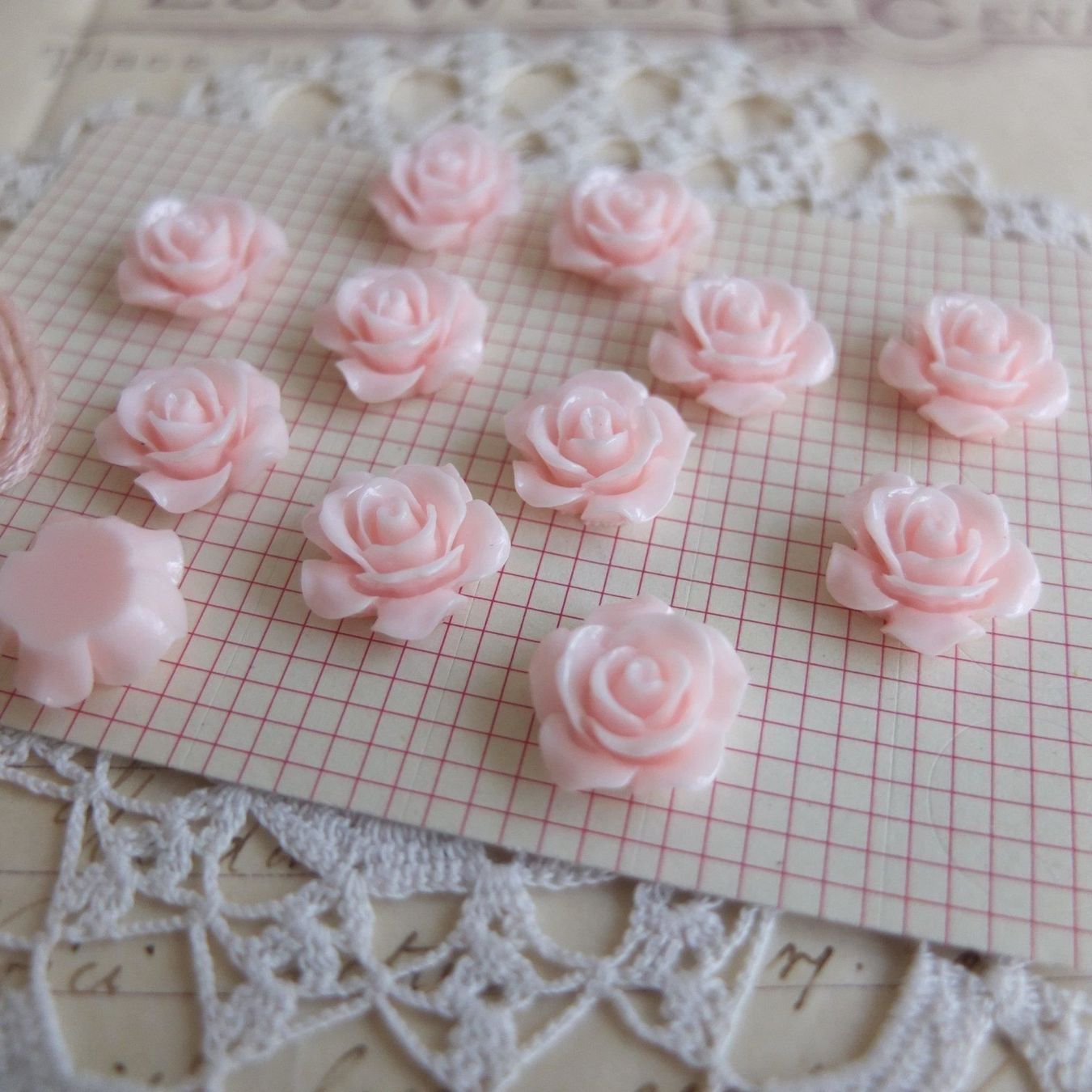 Bottoni: 10x Applique Rose 1,5 cm hell rosa Flatback – Nuovo (secondo la descrizione) da Meyrin venduto da laservette99