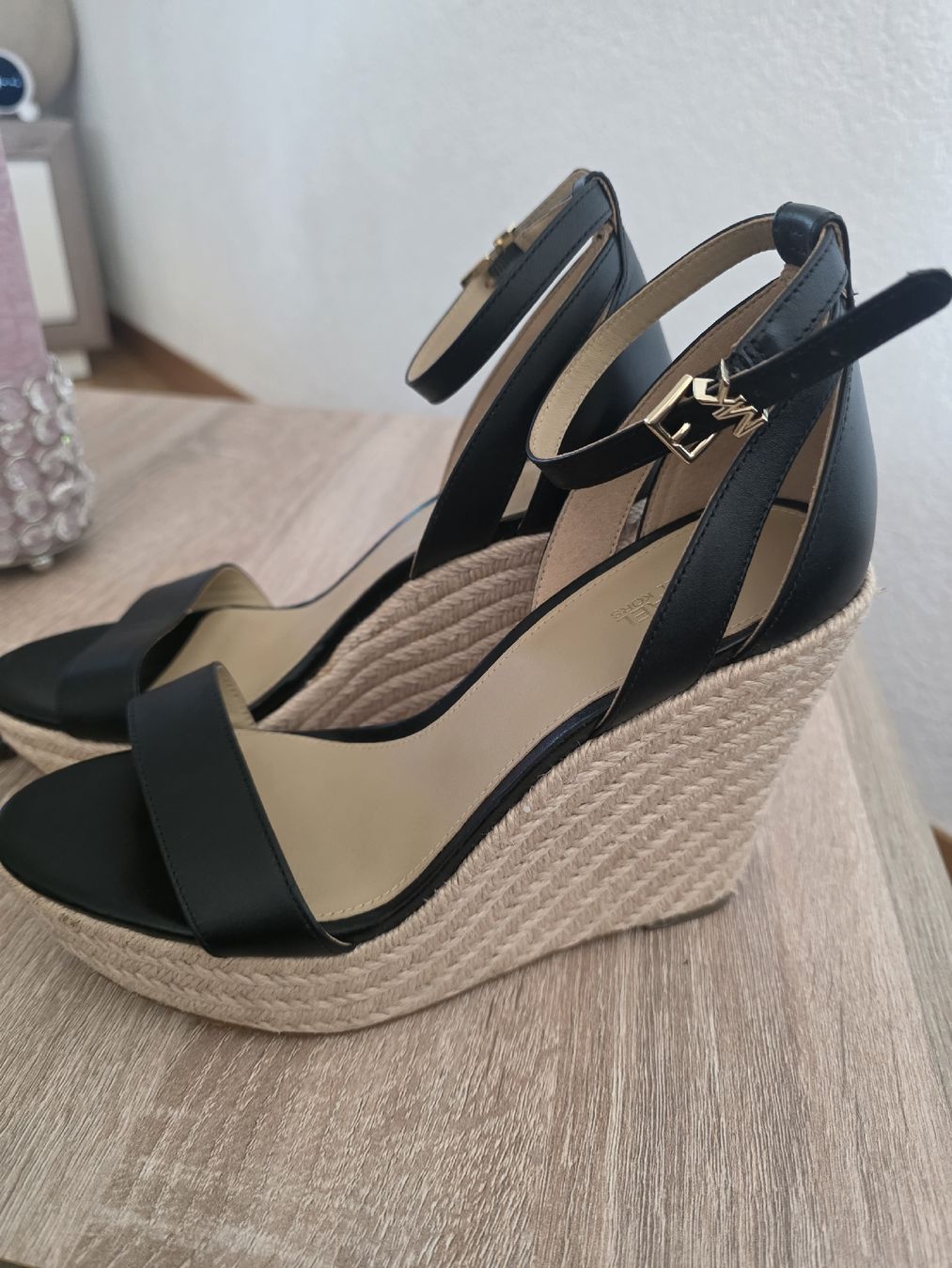 Michael Kors Scarpe da donna: Sandale Michael Kors wedge noir – Nuovo (secondo la descrizione) da Grand-Lancy venduto da ribeiro2110