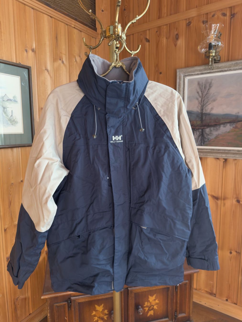 Helly Hansen Jacken: Helly Hansen Übergangsjacke Unisex Herbstjacke leicht – Gebraucht aus Gryon von mev_7mnx