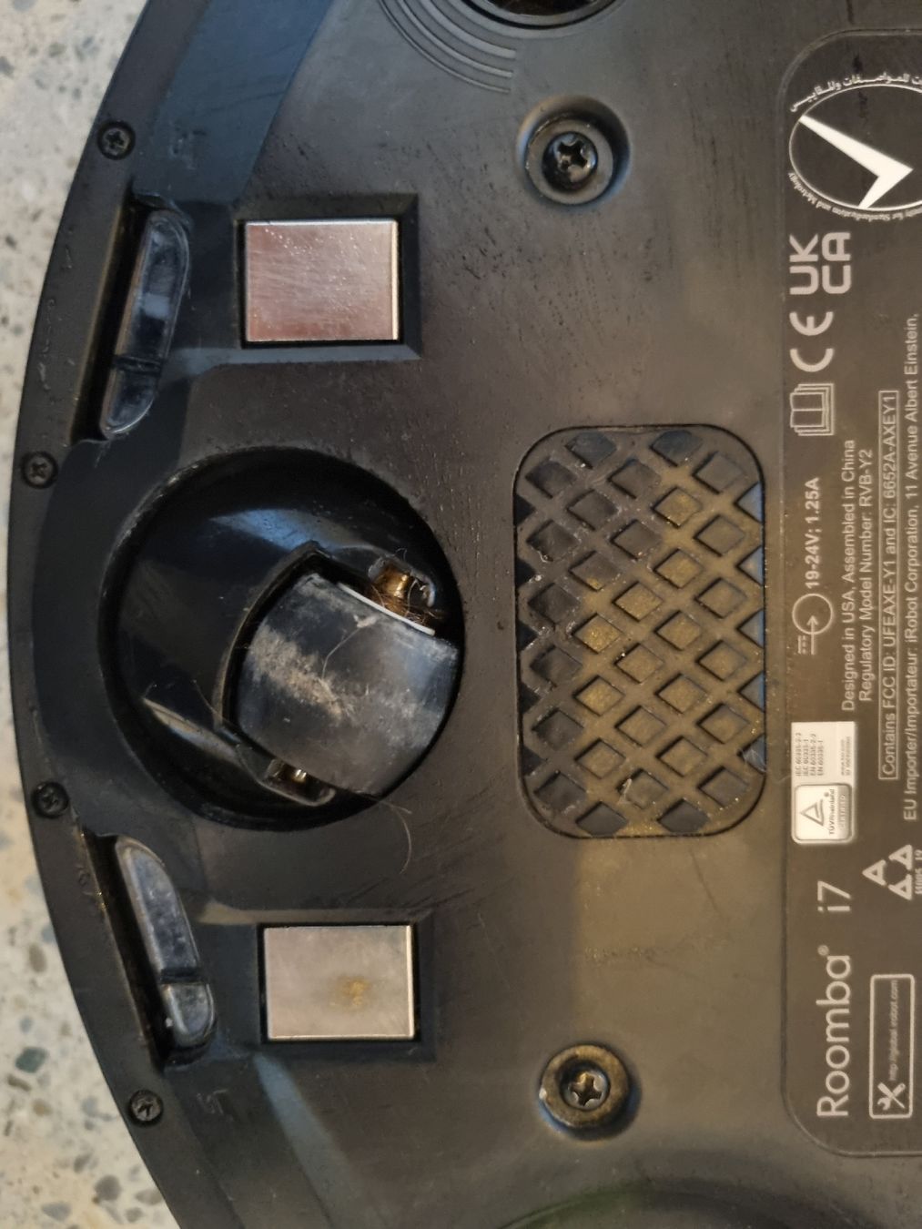 Irobot Aspirateurs & Accessoires: Aspirateur Robot iRobot Roomba i7+ – D'occasion à Crissier par nkummer1 6